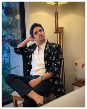 Ashish Verma Instagram - @mumbaifilmfestival opening night! 🖤🤍

Styled by - @anushkamakhija & @mishti_k8 
Outfit - @nm_design_studio 
Hmu - @talibshaikh__7666____ @makeupbymukesh_ 
#mamiopeningnight #aboutlastnight