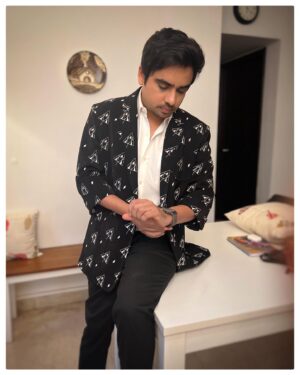 Ashish Verma Instagram - @mumbaifilmfestival opening night! 🖤🤍

Styled by - @anushkamakhija & @mishti_k8 
Outfit - @nm_design_studio 
Hmu - @talibshaikh__7666____ @makeupbymukesh_ 
#mamiopeningnight #aboutlastnight