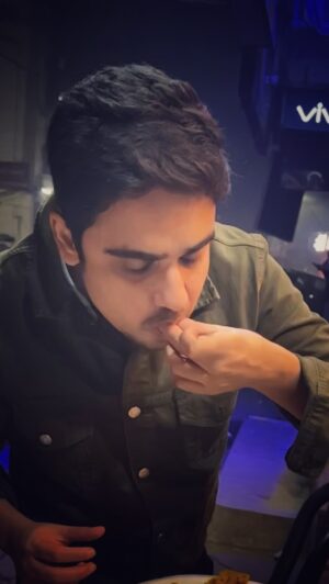 Ashish Verma Instagram - Ufff…….All that in a day , bye bye continuity !!🙈
#delhi #food #streetfood #reelsinstagram #travel