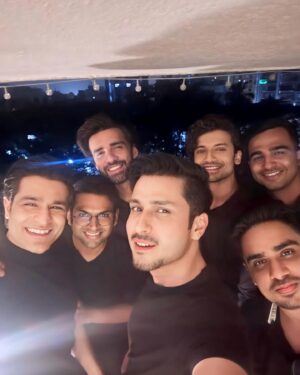 Ashish Verma Instagram - Sher ikkatha hue hain 🦁