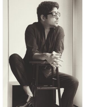 Ashish Verma Instagram - Shot between shots. 
Hair @talibshaikh__7666____ 
#stormworkshop #behindthescenes