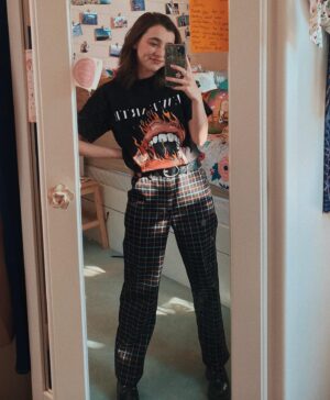 Ashley Boettcher Instagram - ❤️‍🔥 I've been dreaming of falling asleep
While I'm speaking in tongues to a progressive beat
I can't wait for the Promise Land, standing on a beach
With my friends and my foes and the sand in my feet ❤️‍🔥
| Awestruck Revival | Gable Price and Friends | 
•
New favorite shirt from @newearth and lyrics from my favorite band!