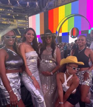 Ashley Calloway Instagram - Club Renaissance🪩 An Experience!
Beyoncé 🐝 I love you, thank you! We are forever grateful 🙌🏾