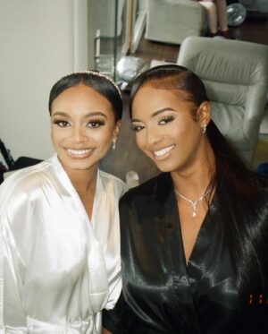 Ashley Calloway Instagram - Just a week ago!✨❤️ #AtoZ23 was too lit🔥
Thank you to @designer_elijah_ & @goldenkendoll for making me feel so beautiful!!💕