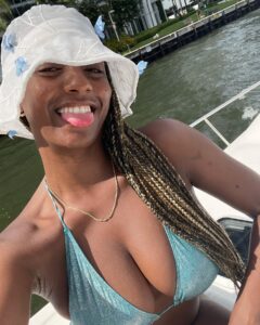 Actress Ashley Calloway HD Instagram Photos and Wallpapers July 2023