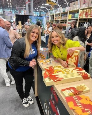 Ashley Davies Instagram - Great to meet other mom food entrepreneurs who understand the importance of bringing your family together in the kitchen!

#Fancyfoodshow #pancakes #squeezablepancakes #momtrepreneur #foodstars #eathappygrub #shopsmall #smallbusiness #momlife #momboss #fancyfood