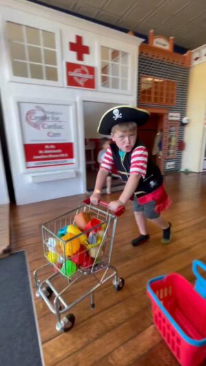 Ashley Davies Instagram - Work hard and play harder. While I love running my own business, my favorite days are playing and being goofy with my two kids. 

#EatHappyGrub #familyday #norcocalifornia #kidslearning #playtime #playground #kidsplaying #letkidsbekids #familytime