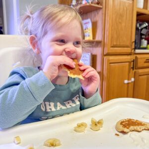 Ashley Davies Instagram - Who else loves an easy breakfast for dinner?!

Thanks to @eathappygrub | @happygrubmom we were able to enjoy these yummy Buttermilk Pancakes last night! Both kids couldn’t wait and were swarming me when they smelled how good they were so I’m glad they whipped up quickly. 😂

They have a bunch of other flavored ones too so make sure to checkout their shake and squeeze options!

.

#pancakes #blueberrycompote #pancakelover #breakfast #breakfastfordinner #blw #babyledweaning #babyledweaningideas #quickdinner #quickbreakfast #breakfastideas