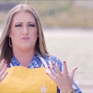 Ashley Davies Instagram - Officially one week away from the premiere of @gordongram’s NEW SHOW Food Stars!

@realityclubfox @foodclubfox #foodstars #eathappygrub