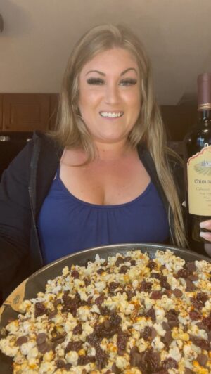 Ashley Davies Instagram - Our Dark Chocolate Cherry Kettle Corn was my favorite dish from Episode 3, and I am going to teach you how to (re)make it at home two ways!

The chef way from scratch using my favorite @Hexclad hybrid pan and the mom way that is safe for your kids! Don’t forget to tune in this week to see which dishes we cook up for @ubereats!

#foodstars #cookinghack #kettlecorn #darkchocolate #datenight
