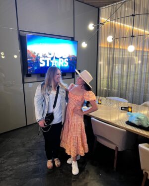 Ashley Davies Instagram - A two week break is much needed for these #FoodStars! New episodes resume July 12th, which means now is the perfect time to get my amazing team together for a watch party! It’s also the perfect time for you to catch up on @Fox and @Hulu! 

@realityclubfox @foodstarsfox  #foodstars #eathappygrub #shopsmall #smallbusiness #momlife #momboss #fancyfood #fancyfoodshow