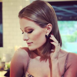Ashley Grace Instagram - These earrings tho. Dead. 😍