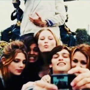 Ashley Grace Instagram - Who remembers LOL? #miley #movie #LOL #besties
