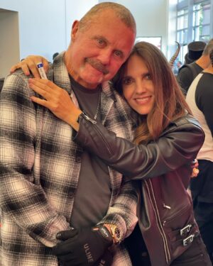 Ashley Laurence Instagram - The kindest serial killer of them all. Kane and me adding to the body count at Monsterpalooza! 🔥🎉
