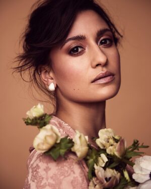 Ashley Reyes Instagram - You never know what’s around the corner. All you can do is face it head on with the grace of a bunch of beautiful flowers around your neck. Grateful for every opportunity. 

Exclusive for @photobookmagazine 
Photographer @lindsayadler_photo 
Stylist @718blonde 
Hair @linhhair 
MUA @yvonnetheartist 
Styling assistants @laurelscimeca @v.ctoria 
Photo assistants @steventphoto @benyde_photography 

Perfect suit by @celestinocouture 
Earrings by @davidyurman 
Floral Design @lauraclaredesign