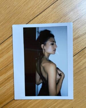 Ashley Reyes Instagram - ♠️ @the.baremag 

💋📸 @tina_turnbow