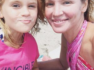 Ashley Scott Instagram - Today was such  a good day.  Iyla and I played for hours savoring her final days being 7 in the surf.  Salt water, sea glass, fresh cut fruit and kisses. Kinda doesn’t get better than that.