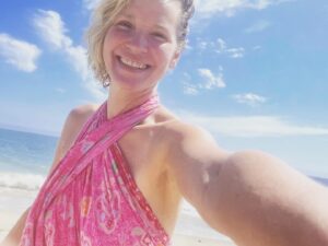 Ashley Scott Instagram - Today was such  a good day.  Iyla and I played for hours savoring her final days being 7 in the surf.  Salt water, sea glass, fresh cut fruit and kisses. Kinda doesn’t get better than that.