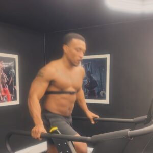 Ashley Walters Instagram - This is about more than weight loss and body transformation. Having the determination to do this stems from practicing the art of working on me. We underestimate self care, whether it be a haircut or mani and pedi, focusing on what you need and putting that first can be hard to do. If you don’t feel right, how can the people you love get what they need from you? one day at a time by the grace of God, I’m getting there. 

1. This mornings training session with @camchidamma 
2. Me at the beginning of November 2023 about 98kg
3. Me this morning at 87kg (5kg off my desired weight)

Shout out to @mrsportofficial , @prepbygainz and @camchidamma