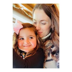 Ashlynn Yennie Instagram - This Girl 🎀 She wears bows now! 🎉 This is HUGE as she hated having anything on her head, PTSD from wearing a helmet for seven months to correct her Plagiocephaly. She has a flat spot on the right side of her head due to her torticolis, when I say she’s been through a lot … it’s no joke. She would only let me wash her hair and brushing was never an option. Well, through LOTS of practicing on her dolls and barbies and putting a clip in for 5 seconds, then a minute and so on … we now brush our hair and wear clips & bows! 🎀 My momma heart is happy happy. #consistencyiskey #autismawareness #autismmom #nevergiveup #bows #girliegirl