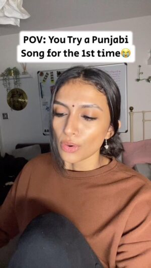 Ashnaa Sasikaran Instagram - I’m so sorry if I’ve butchered the lyrics, but I really wanted to try😅 can not stop listening to this song🥹 lemme know what you think!! 

Koi Si - by @itsafsanakhan 💔 

#koisi #afsanakhan #punjabi #punjabisong #tamilsinger