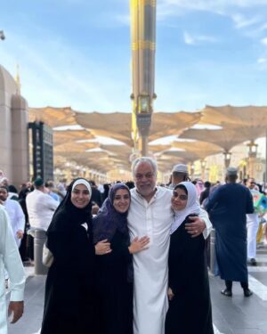 Ashraf Zaki Instagram - الى رفيقتي وصديقتي وحبيبتى روجينا كل لحظه وانتى بخير وعيد ميلاد سعيد وربنا دايما معانا وواقف جنبنا لاننا صادقين وانتى مشوار كفاح ونجاح مشوار تعب واجتهاد مشوار امل وربنا حققلك الحلم حلم الزوجه الوفيه حلم الأم الوفيه حلم النجمه الموهبه كنتى وستظلى سرّ نجاحى