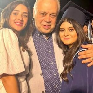 Ashraf Zaki Instagram - كل لحظه وطفلتى الجميله وعروستى الاميره مريم اجمل ما ف حياتي هى ومايا سر السعادة سر الامان حصاد العمر كل سنه وانتى طيبه يا اجمل مريم