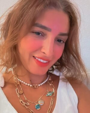 Ashraf Zaki Instagram - الى رفيقتي وصديقتي وحبيبتى روجينا كل لحظه وانتى بخير وعيد ميلاد سعيد وربنا دايما معانا وواقف جنبنا لاننا صادقين وانتى مشوار كفاح ونجاح مشوار تعب واجتهاد مشوار امل وربنا حققلك الحلم حلم الزوجه الوفيه حلم الأم الوفيه حلم النجمه الموهبه كنتى وستظلى سرّ نجاحى