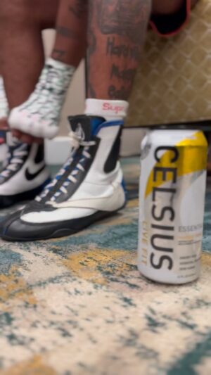 Ashton Sylve Instagram - Nothing but positive vibes around me. @celsiusofficial provides me with all the essential for good energy 
- #H2O💧

#CELSIUSBrandPartner 💧 #CELSIUSLiveFit