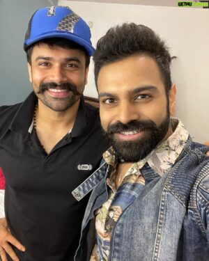 Ashwin Babu Instagram - Happy Birthday Darling 😍🎉🎂
God bless you @sreeramachandra5 @starmaa @disneyplushotstar @oak_entertainments @actorvishwaa_official @aneemaster @anchorravi_offl #happybirthday #sreeramachandra #hidimbha #bigboss5telugu #friendship #trending