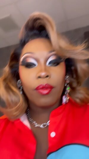 Asia O'Hara Instagram - Me texting @kameronmichaels all the tea from @werqtheworld because even though she didn’t want to do the tour she’s nosey and always wants to gossip and know every little detail.
