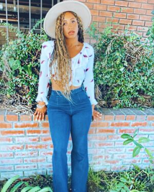 Asia'h Epperson Instagram - Album loading…🎵✍🏾🎼🎶🎤
•
#staytuned #artist #singer #songwriter #actress #entrepreneurship #country #soul #funk #rnb