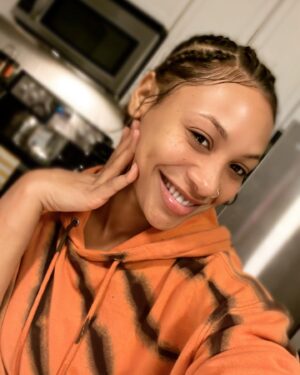 Asia'h Epperson Instagram - Just a simple reminder to smile through it all! Keep pushing forward! Stay on track! And stay positive! No matter what kind of rough spot you’re in mentally, emotionally, physically, spiritually, or financially, everything is temporary!! Don’t be so hard on yourself. And like the stripes on my Tony the Tiger suit, be GRRREAT!!!!!!!!! 
#happytuesday #growingandglowing #fromtheinsideout