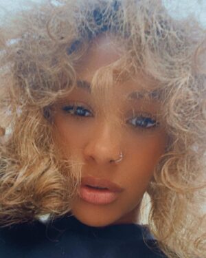 Asia'h Epperson Instagram - I love my hair because It’s a reflection of my soul. It’s soft, it’s strong. It’s textured, It’s difficult. It’s easy, it’s kinky and It’s fun. It’s My hair! It’s Me!🤎