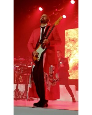 Asier Etxeandia Instagram - Y seguimos con la maravilla de concierto de @mastodonte_oficial_ este sábado en @lariviera.madrid 
@asieretxeandia 
@enricobarbaro 
@pradabsolute 
@pinorovereto 
@domi_oliver 
📷 @mariancliment 
#bellezayperdon #mastodonte