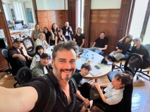 Asier Etxeandia Instagram - Empieza el viaje , nos vamos a la "LUNA" , primera lectura de guion . 

@gretafernandez 
@alamoroberto 
@olabarrianur 
@marianalvaz 
@lalarralde 
@jaimemartingomez 
 
Director @alfonsocortescavanillas