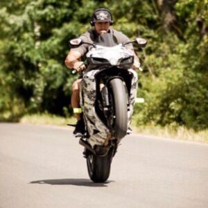 Askar Mozharov Instagram - Мое хобби 🙈🤦🏻‍♂️ #moto #motorcycle спасибо большое за фото Мега фотограф @vp_photography_ua 😉