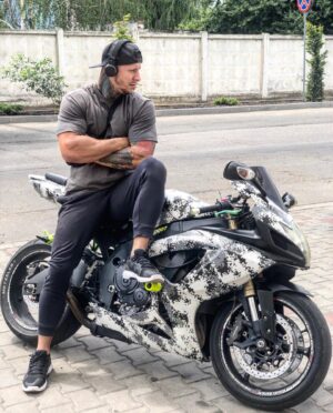 Askar Mozharov Instagram - 