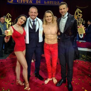 Askold Zapashnyy Instagram - 🇷🇺 Подвели итоги 22-го Международного фестиваля циркового искусства в городе Латина. Искренне поздравляю с безоговорочной победой наших соотечественников и коллег из Московского @circus_nikulin на Цветном бульваре дуэт воздушных гимнастов на ремнях п/р @e.rubtsova с замечательной постановкой бывшего балетмейстера Большого московского цирка @olgapoltarak "Deep red". Также безумно рад за достойного обладателя второй золотой награды этого конкурса виртуозного иллюзиониста из Латвии @stupakov_sergey . Специальный приз от БМГЦ и приглашение на наш будущий фестиваль "ИДОЛ" мной был вручен великолепным воздушным гимнастам на шесте дуэту @duoelbeso ("Поцелуй"), представляющим Украину.
🇬🇧 The results of the 22nd International Circus Art Festival in the city of Latina were summed up. I sincerely congratulate our compatriots and colleagues from the Moscow @circus_nikulin on Tsvetnoy Blv. on the unconditional victory of the duet of aerial gimnasts on straps rulled by @e.rubtsova with a wonderful production of the former ballet master of Great Moscow State Circus @olgapoltarak "Deep red". I am also really happy for the worthy winner of the second gold award of this competition, a virtuoso illusionist from Latvia @stupakov_sergey. A special prize from the GMSC and an invitation to our future festival "IDOL" was presented by me to the magnificent arial gimnasts on pole @duoelbeso , representing Ukraine.
#фестиваль #цирк #италия #латина #итоги #festival #circus #italy #latina #results