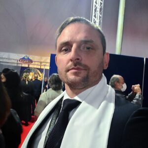Askold Zapashnyy Instagram - 🇷🇺 Подвели итоги 22-го Международного фестиваля циркового искусства в городе Латина. Искренне поздравляю с безоговорочной победой наших соотечественников и коллег из Московского @circus_nikulin на Цветном бульваре дуэт воздушных гимнастов на ремнях п/р @e.rubtsova с замечательной постановкой бывшего балетмейстера Большого московского цирка @olgapoltarak "Deep red". Также безумно рад за достойного обладателя второй золотой награды этого конкурса виртуозного иллюзиониста из Латвии @stupakov_sergey . Специальный приз от БМГЦ и приглашение на наш будущий фестиваль "ИДОЛ" мной был вручен великолепным воздушным гимнастам на шесте дуэту @duoelbeso ("Поцелуй"), представляющим Украину.
🇬🇧 The results of the 22nd International Circus Art Festival in the city of Latina were summed up. I sincerely congratulate our compatriots and colleagues from the Moscow @circus_nikulin on Tsvetnoy Blv. on the unconditional victory of the duet of aerial gimnasts on straps rulled by @e.rubtsova with a wonderful production of the former ballet master of Great Moscow State Circus @olgapoltarak "Deep red". I am also really happy for the worthy winner of the second gold award of this competition, a virtuoso illusionist from Latvia @stupakov_sergey. A special prize from the GMSC and an invitation to our future festival "IDOL" was presented by me to the magnificent arial gimnasts on pole @duoelbeso , representing Ukraine.
#фестиваль #цирк #италия #латина #итоги #festival #circus #italy #latina #results