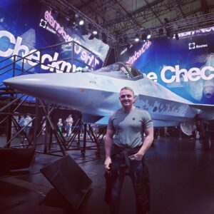 Askold Zapashnyy Instagram - 🇷🇺 Впервые удалось побывать на авиасалоне "МАКС 2021". Спасибо организаторам, пригласившим нас с братом и членов наших семей. Когда и где еще за один день можно увидеть столько военной и гражданской авиатехники, восхититься показательными выступлениями асов высшего пилотажа, посидеть в кабине боевого "МИГ-35" и почувствовать себя пилотом за штурвалом новейшего истребителя "Checkmate" (Шах и Мат)? Море впечатлений и гордость за нашу страну.
🇬🇧 For the first time we are managed to visit the "MAKS 2021" aviasalon. Thanks to the organizers who invited me and my brother together with our family members. When and where else in one day can you see so many military and civil aircraft, admire the demonstration performances of aerobatic aces, sit in the cockpit of a combat "MIG-35" and feel like a pilot at the helm of the newest fighter "Checkmate"? A lot of impressions and pride in our country.
#макс2021 #авиасалон #москва #россия #первымделомсамолёты #запашные #семейныйпоход #гордость #самивыстранабензоколонка #maks2021 #aviasalon #aircrafts #moscow #russia #zapashnybrothers #askold #edgard
