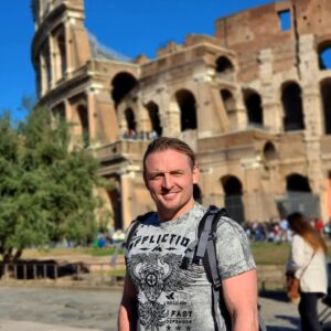 Askold Zapashnyy Instagram - 🇷🇺 Привет, Рим! Мы скучали...
🇬🇧 Hello, Rome! We missed you...
#италия #рим #столица #поездка #колизей #вечныйгород #познакомымместам #запашные #аскольд #элен #italy #rome #capital #colosseum #eternalcity #familiarplaces #zapashny #askold #ellen