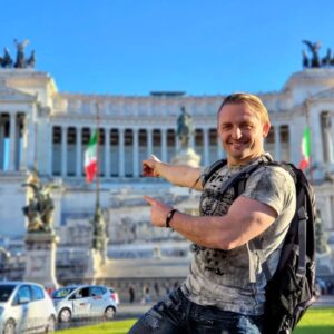 Askold Zapashnyy Instagram - 🇷🇺 Привет, Рим! Мы скучали...
🇬🇧 Hello, Rome! We missed you...
#италия #рим #столица #поездка #колизей #вечныйгород #познакомымместам #запашные #аскольд #элен #italy #rome #capital #colosseum #eternalcity #familiarplaces #zapashny #askold #ellen