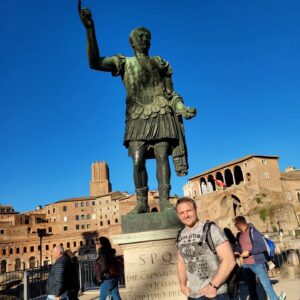 Askold Zapashnyy Instagram - 🇷🇺 Привет, Рим! Мы скучали...
🇬🇧 Hello, Rome! We missed you...
#италия #рим #столица #поездка #колизей #вечныйгород #познакомымместам #запашные #аскольд #элен #italy #rome #capital #colosseum #eternalcity #familiarplaces #zapashny #askold #ellen