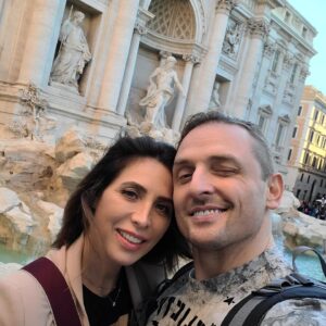 Askold Zapashnyy Instagram - 🇷🇺 Привет, Рим! Мы скучали...
🇬🇧 Hello, Rome! We missed you...
#италия #рим #столица #поездка #колизей #вечныйгород #познакомымместам #запашные #аскольд #элен #italy #rome #capital #colosseum #eternalcity #familiarplaces #zapashny #askold #ellen