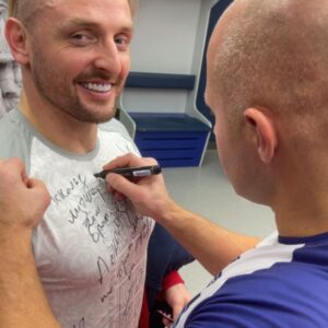 Askold Zapashnyy Instagram - 🇷🇺 С сокрушительной победой тебя и всю твою команду, дорогой друг и "Последний Император" @fedoremelianenkoofficial . Удивительно, как можно одним точным ударом сделать счастливыми миллионы людей, которые болеют за тебя, разделяют с тобой радость твоего триумфа и гордятся быть твоими соотечественниками. Мы очень сильно переживали за тебя!
🇬🇧 With a crushing victory to you and all your team, dear friend and "The Last Emperor" @fedoremelianenkoofficial. It's amazing how you can make millions of people happy with one precise punch, who cheer for you, share the joy of your triumph with you and are proud to be your compatriots. We were very worried about you!
#беллатор #мма #федоремельяненко #командафедора #последнийимператор #друзья #лучший #нокаут #гаситесвет #bellator #mma #fedoremelyanenko #fedorteam #thelastemperor #friends #thebest #knockout