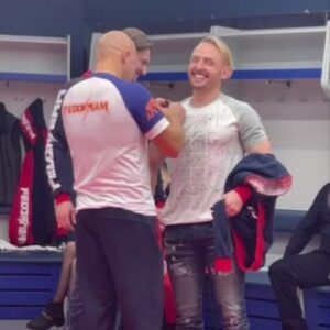 Askold Zapashnyy Instagram - 🇷🇺 С сокрушительной победой тебя и всю твою команду, дорогой друг и "Последний Император" @fedoremelianenkoofficial . Удивительно, как можно одним точным ударом сделать счастливыми миллионы людей, которые болеют за тебя, разделяют с тобой радость твоего триумфа и гордятся быть твоими соотечественниками. Мы очень сильно переживали за тебя!
🇬🇧 With a crushing victory to you and all your team, dear friend and "The Last Emperor" @fedoremelianenkoofficial. It's amazing how you can make millions of people happy with one precise punch, who cheer for you, share the joy of your triumph with you and are proud to be your compatriots. We were very worried about you!
#беллатор #мма #федоремельяненко #командафедора #последнийимператор #друзья #лучший #нокаут #гаситесвет #bellator #mma #fedoremelyanenko #fedorteam #thelastemperor #friends #thebest #knockout