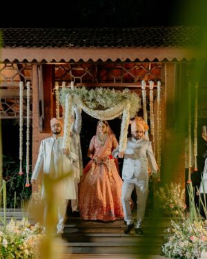 Asmita Sood Instagram - “Be foolishly in love,because love is all there is.” ♥️ 
Outfit : @rimpleandharpreet 
Jewellery : @raabtabyrahul 
MUA : @chandnisinghstudio 
Photographer : @epicstories.in 
Wedding Planner : @mpirevents 
#chasingsunsetsforever #foreverandbeyond #infinitelove #mrandmrs #love