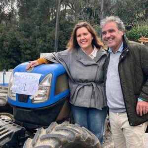 Assunção Cristas Instagram - Dia dedicado à campanha da AD, almoço em Coimbra para apoiar a nossa amiga Rita Júdice e tarde em Óbidos, com o Telmo Faria, a lembrar o distrito de Leiria pelo qual fui tantas vezes eleita e do qual guardo sempre boas recordações. 🧡💙

#MudançaSegura #AcreditarNaMudança