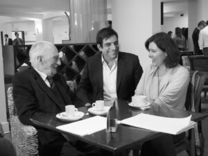 Assunção Cristas Instagram - Adriano Moreira parte e deixa-nos um profundo sentido de gratidão pelos 100 anos de testemunho de vida, de coerência permanente aos valores e princípios que sempre defendeu, de entrega à causa pública na academia ou na política, de profundo exemplo de fé vivida.

Junto-me em oração à mulher Mónica, às filhas e filhos, às netas e netos e  lembro em especial o filho Nuno, que nos deixou há pouco tempo e com quem estou certa já se reencontrou.